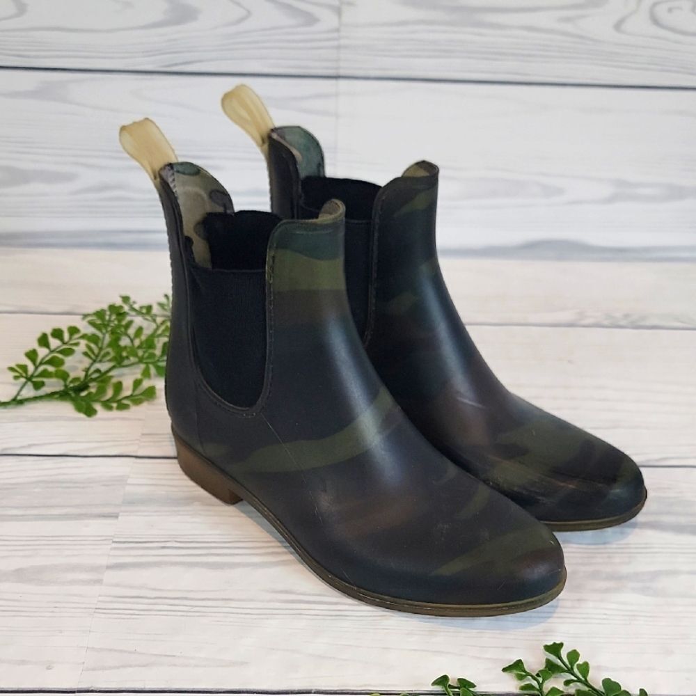 J. Crew Matte Chelsea Camo Rubber Rain Boot Womens Size 7